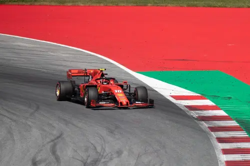 Ferrari Trento: Le Bollicine Italiane Ufficiali della Formula 1