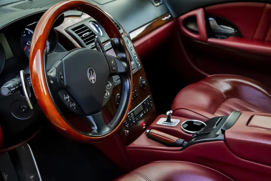 l Noleggio con Conducente (NCC): Un Fenomeno in Crescita e i Benefici Rispetto ad Altri Mezzi di Trasporto, Compresa l'Auto Propria