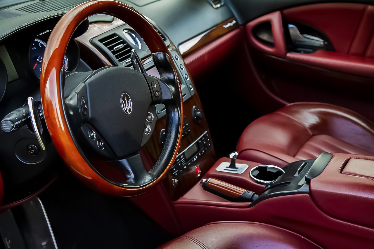 l Noleggio con Conducente (NCC): Un Fenomeno in Crescita e i Benefici Rispetto ad Altri Mezzi di Trasporto, Compresa l'Auto Propria