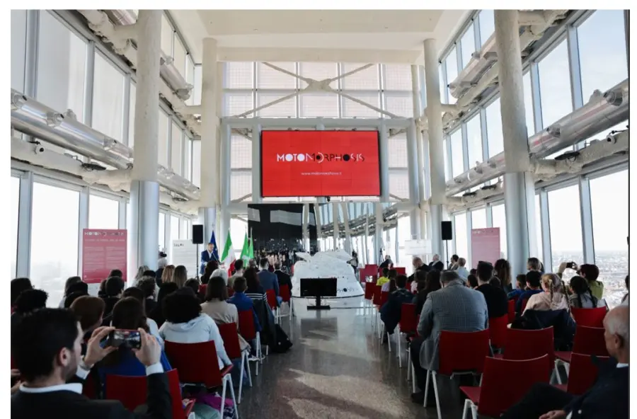 Motomorphosis e il Presidente Attilio Fontana premiano gli studenti vincitori del progetto educativo “Accendi la mente, usa le mani”
