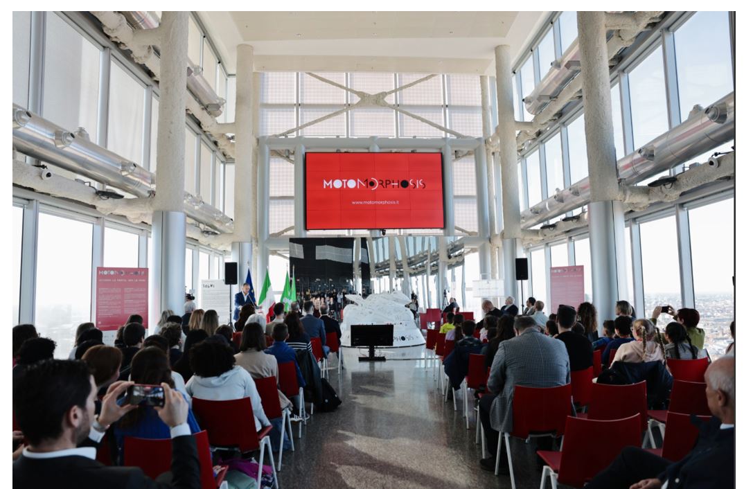 Motomorphosis e il Presidente Attilio Fontana premiano gli studenti vincitori del progetto educativo “Accendi la mente, usa le mani”